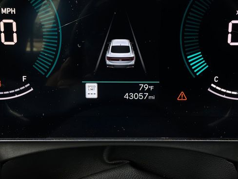 Used 2025 Hyundai Sonata SEL FWD image 40