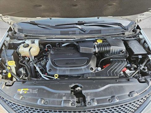 Used 2022 Chrysler Voyager LX image 22