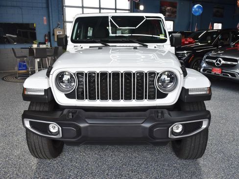 Used 2025 Jeep Wrangler Unlimited Sahara w/ Safety Group AWD/4WD image 10