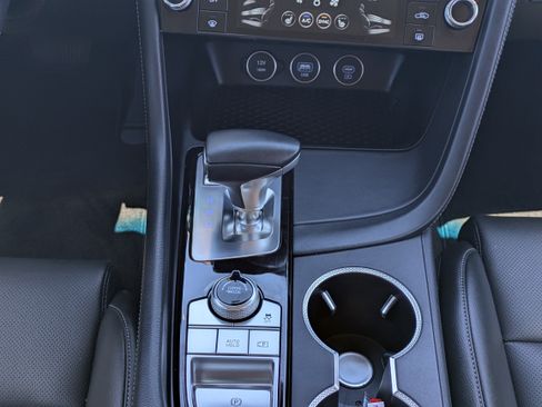 Used 2025 Genesis G70 2.5T RWD image 19
