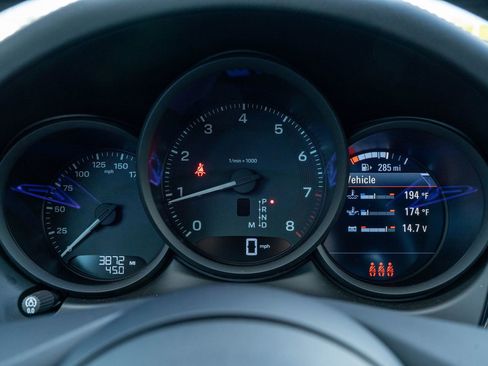 Certified 2026 Porsche Macan image 27