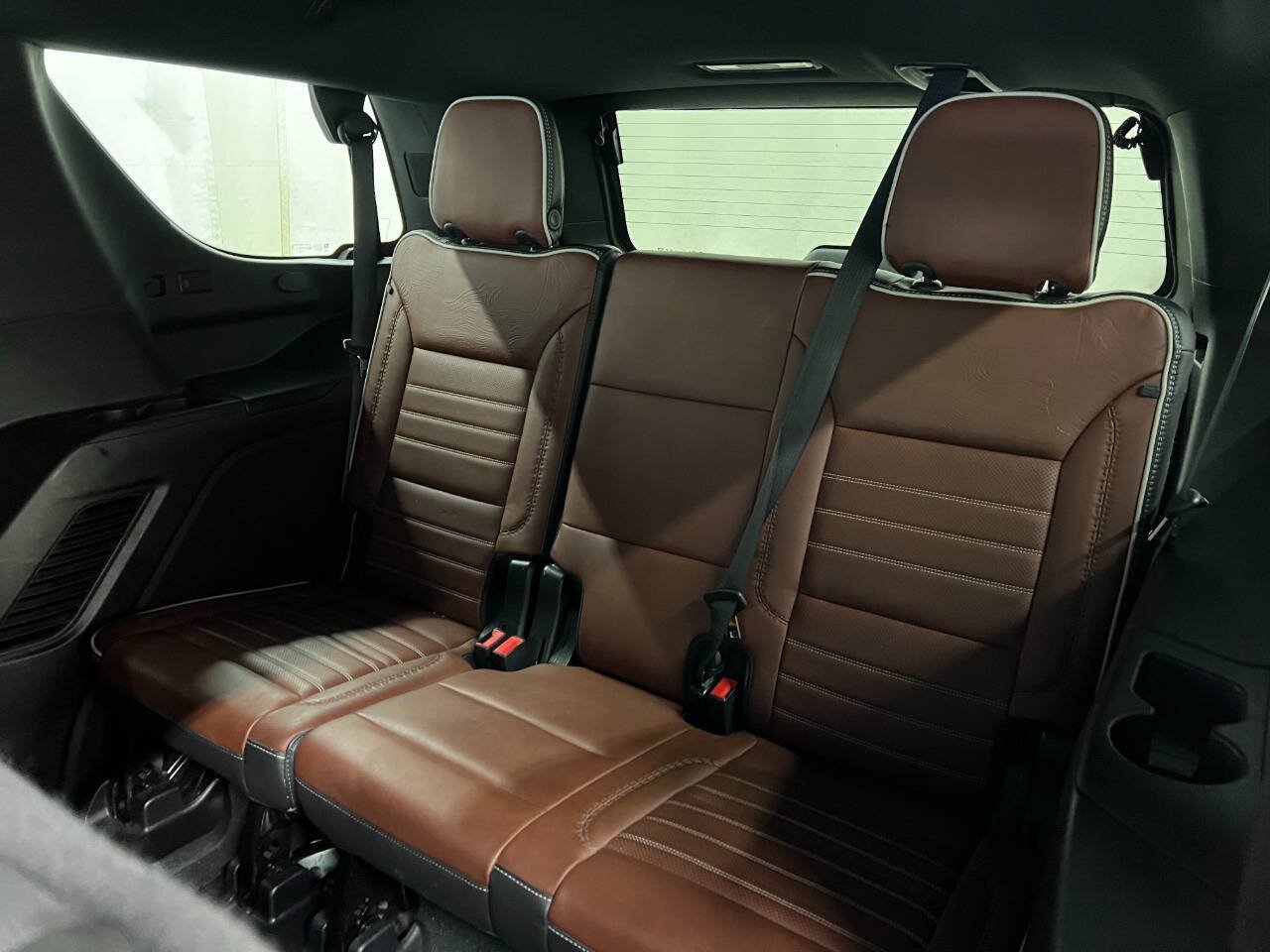 Used 2023 GMC Yukon Denali Ultimate AWD/4WD image 10