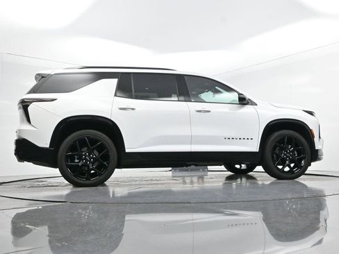 Used 2024 Chevrolet Traverse RS image 57