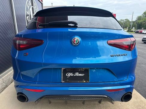 Used 2023 Alfa Romeo Stelvio Estrema AWD/4WD image 10