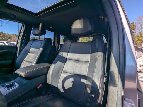 Used 2014 Jeep Grand Cherokee Limited w/ Trailer Tow Group IV image 9