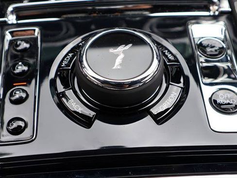 Certified 2026 Rolls-Royce Cullinan Black Badge AWD/4WD image 32