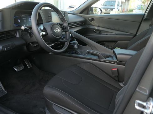 Certified 2025 Hyundai Elantra Sport image 11