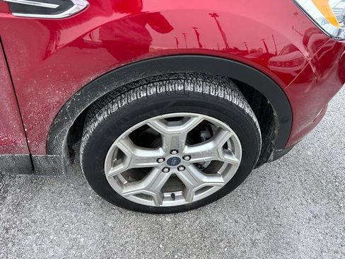 Used 2019 Ford Escape Titanium image 33