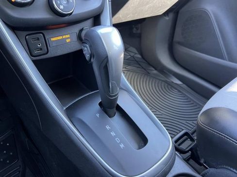 Used 2020 Chevrolet Trax LT w/ LT Convenience Package image 24