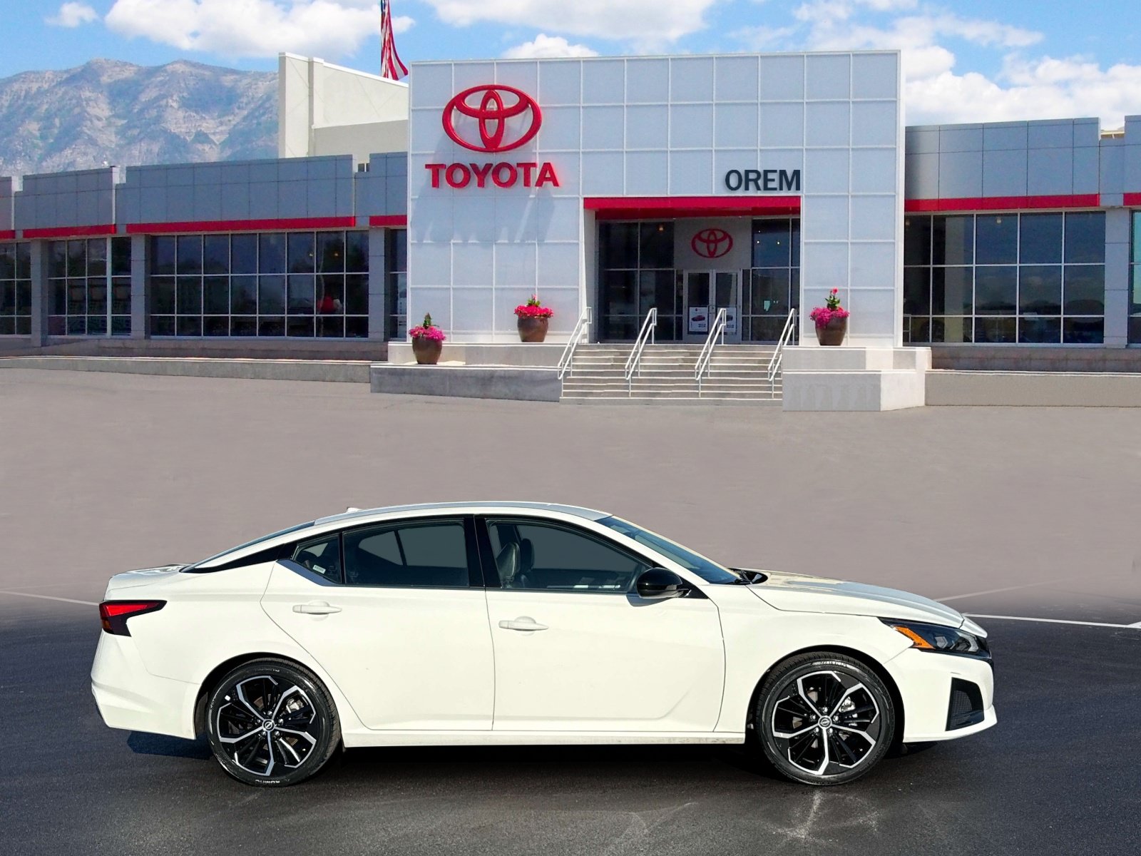 Used 2025 Nissan Altima 2.5 SR FWD image 3