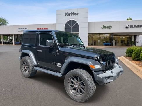 Used 2018 Jeep Wrangler Sport AWD/4WD image 2