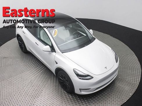 Used 2023 Tesla Model Y Long Range AWD/4WD image 3