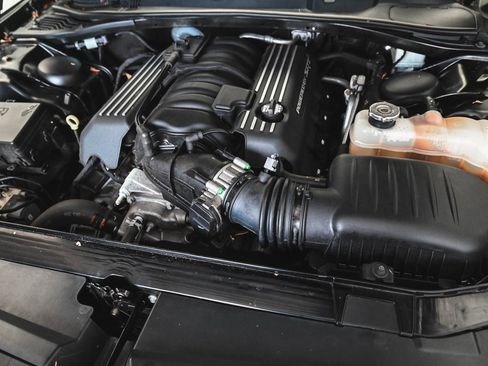 Used 2016 Dodge Challenger R/T Scat Pack w/ Leather Interior Group image 33