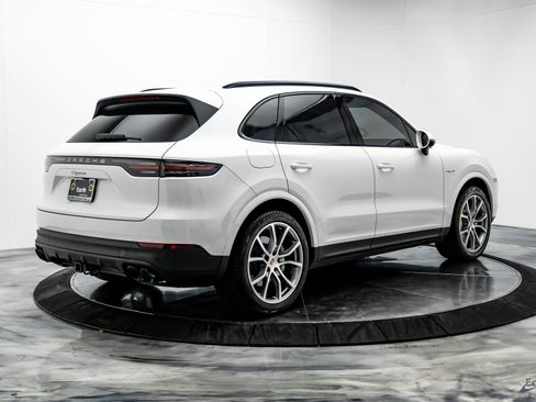 Used 2023 Porsche Cayenne image 13