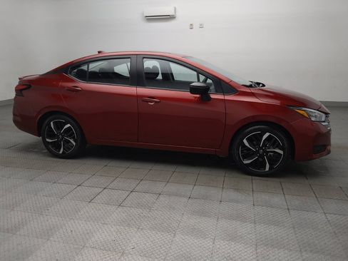 Used 2025 Nissan Versa SR FWD image 11