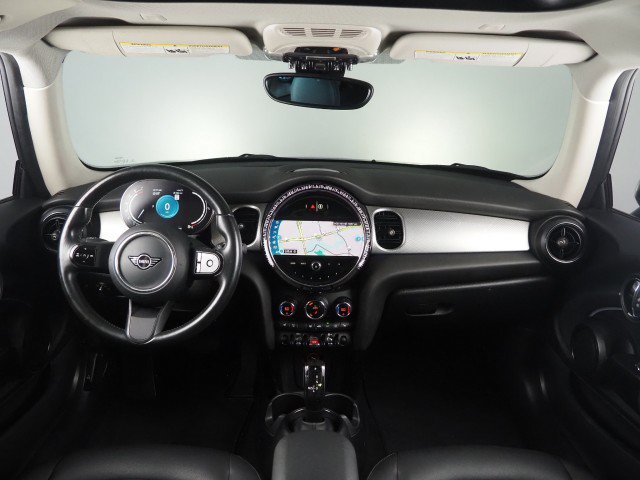 Used 2024 MINI Cooper 2-Door Hardtop FWD image 3