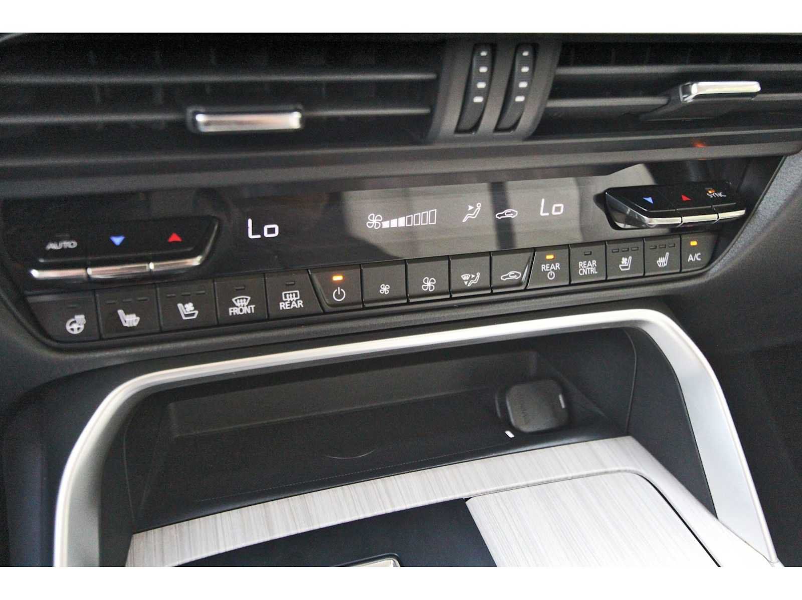 Used 2026 MAZDA CX-90 3.3 Turbo w/ Preferred Package AWD/4WD image 27