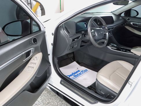 Used 2022 Hyundai Sonata Limited FWD image 3