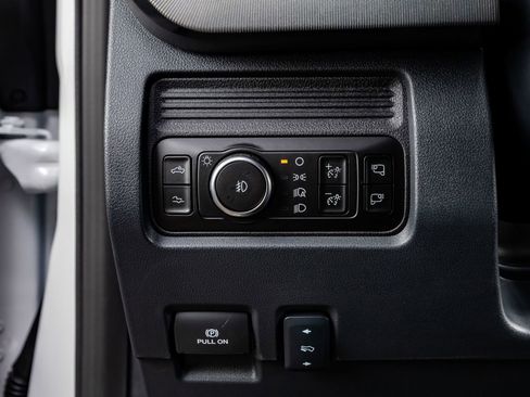 Used 2026 Ford F450 Platinum w/ FX4 Off-Road Package image 21