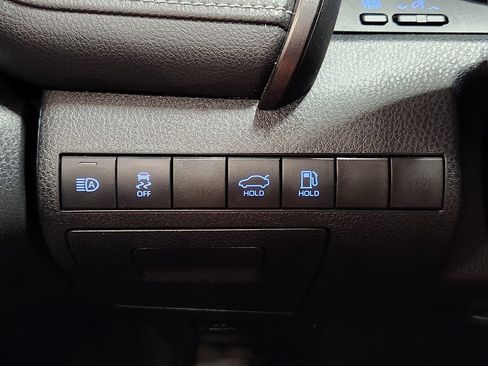 Used 2020 Toyota Camry SE image 36