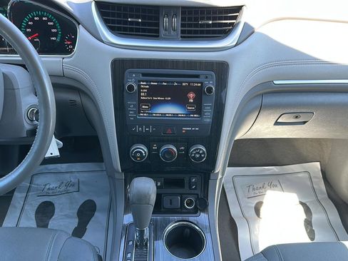 Used 2016 Chevrolet Traverse LT w/ Style and Technology Package FWD image 12