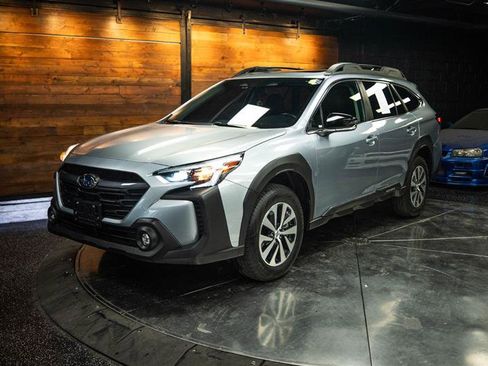 Used 2024 Subaru Outback Premium AWD/4WD image 2