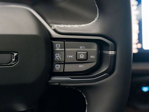 New 2026 Jeep Cherokee Overland image 15