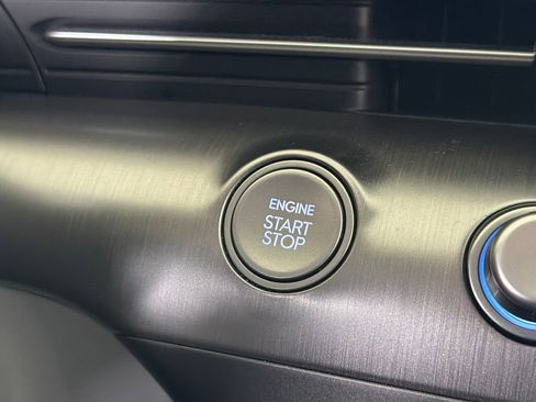 Used 2025 Hyundai Kona SEL FWD image 6