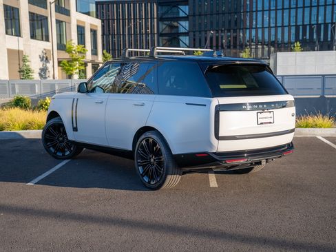 Used 2023 Land Rover Range Rover Autobiography AWD/4WD image 3