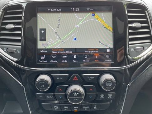 Used 2021 Jeep Grand Cherokee Overland AWD/4WD image 22