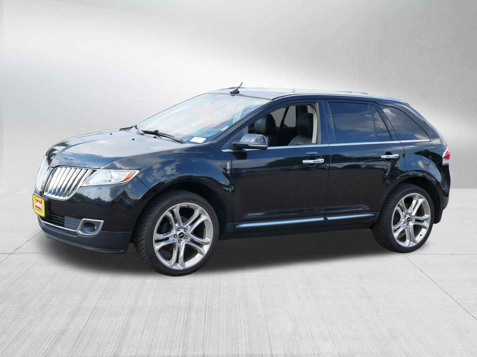 Used 2013 Lincoln MKX AWD image 3