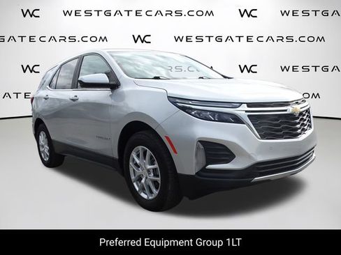 Used 2022 Chevrolet Equinox LT image 2