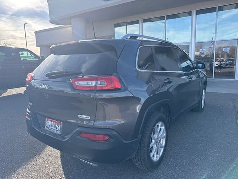 Used 2016 Jeep Cherokee Latitude w/ Safety/Convenience Group image 6
