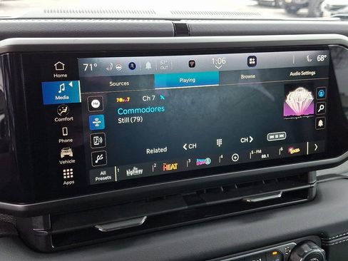 Used 2025 Jeep Wrangler Unlimited Sahara image 16