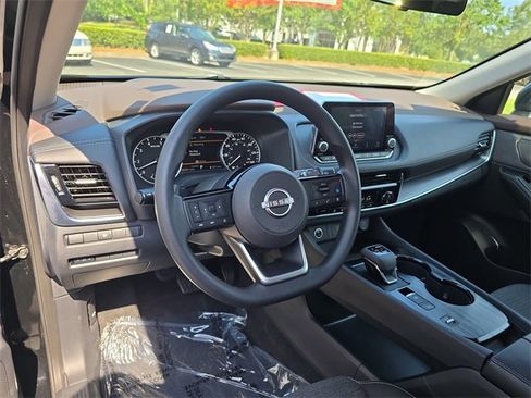 Certified 2023 Nissan Rogue SV image 15