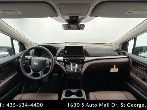 New 2026 Honda Odyssey Touring image 9