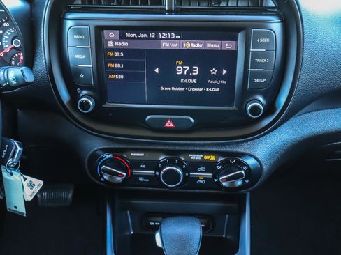 Used 2022 Kia Soul LX image 24