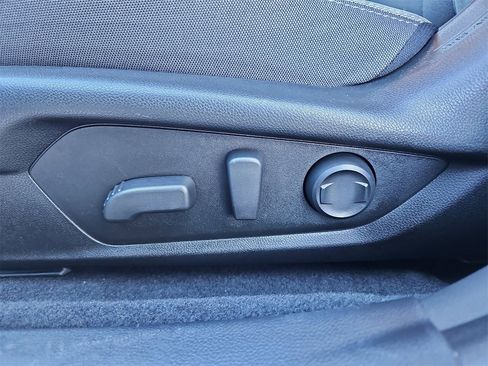 Certified 2025 Subaru Crosstrek 2.0i Premium image 28