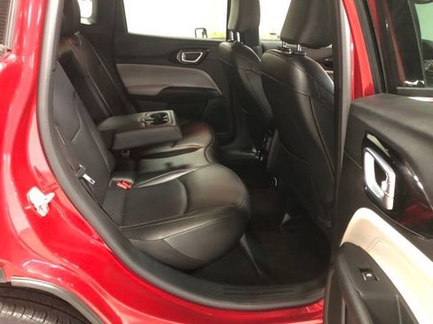 Used 2025 Jeep Compass Limited image 15