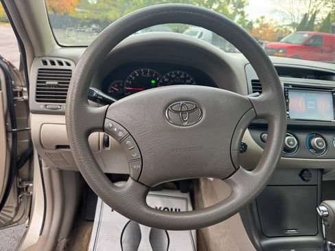 Used 2005 Toyota Camry LE FWD image 11
