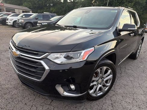 Used 2019 Chevrolet Traverse Premier w/ Driver Confidence II Package FWD image 1