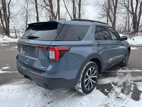 Used 2025 Ford Explorer ST-Line image 5