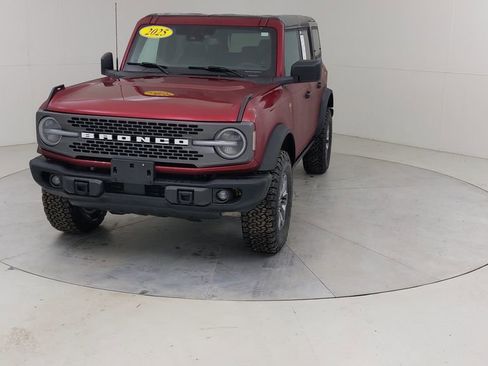 Certified 2025 Ford Bronco Badlands image 9