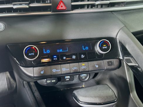 Used 2022 Hyundai Elantra Blue w/ Preferred Accessory Package image 23