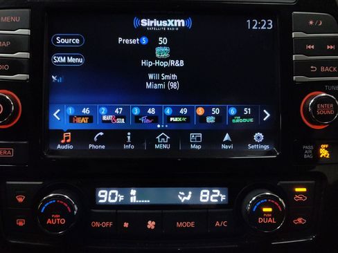 Used 2017 Nissan Maxima SR w/ Midnight Edition image 15