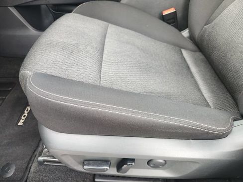 Used 2024 Nissan Rogue SV AWD/4WD image 18