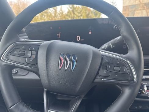 Used 2025 Buick Envista Sport Touring image 7