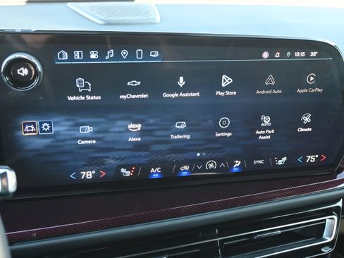 Used 2024 Chevrolet Traverse Z71 w/ Enhanced Driving Package AWD/4WD image 22