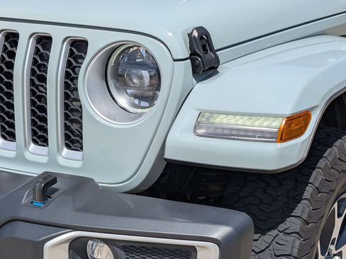 Used 2023 Jeep Wrangler Unlimited Sahara w/ Cold Weather Group AWD/4WD image 10