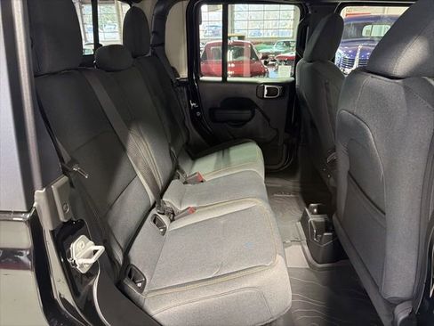 New 2025 Jeep Gladiator Sport AWD/4WD image 13